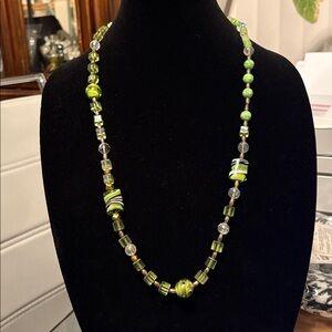 ART GLASS VINTAGE NECKLACE GOLDTONE SPACERS EXCELLENT CONDITION, LIKE NEW